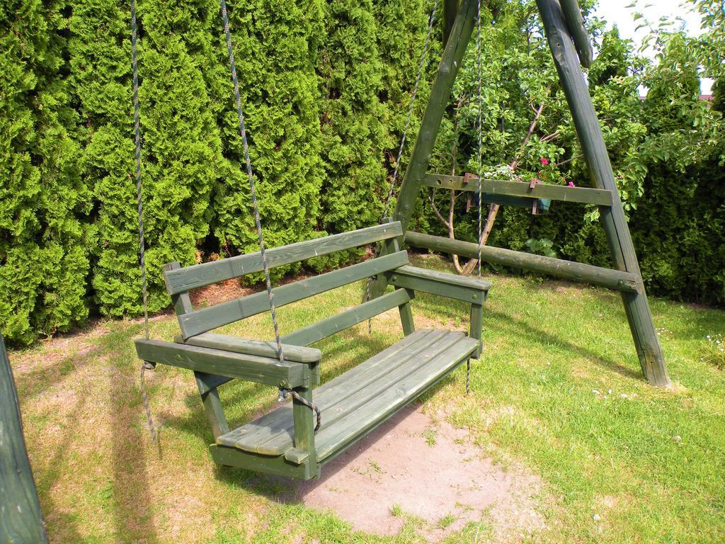 Pokoje Zabi Staw Mikołajki Exteriör bild